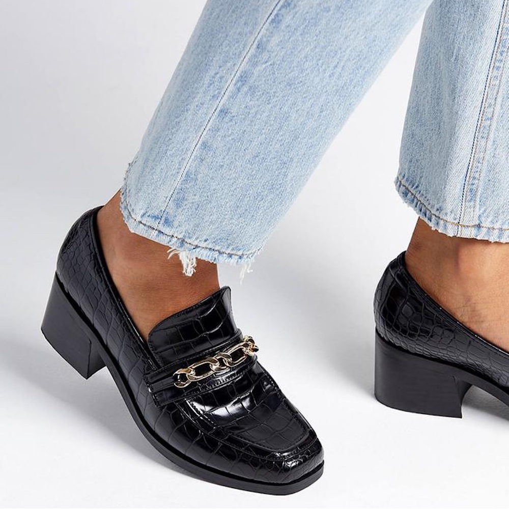 UO Gema Chain Trim Heeled Loafer. Size 8. NWOB